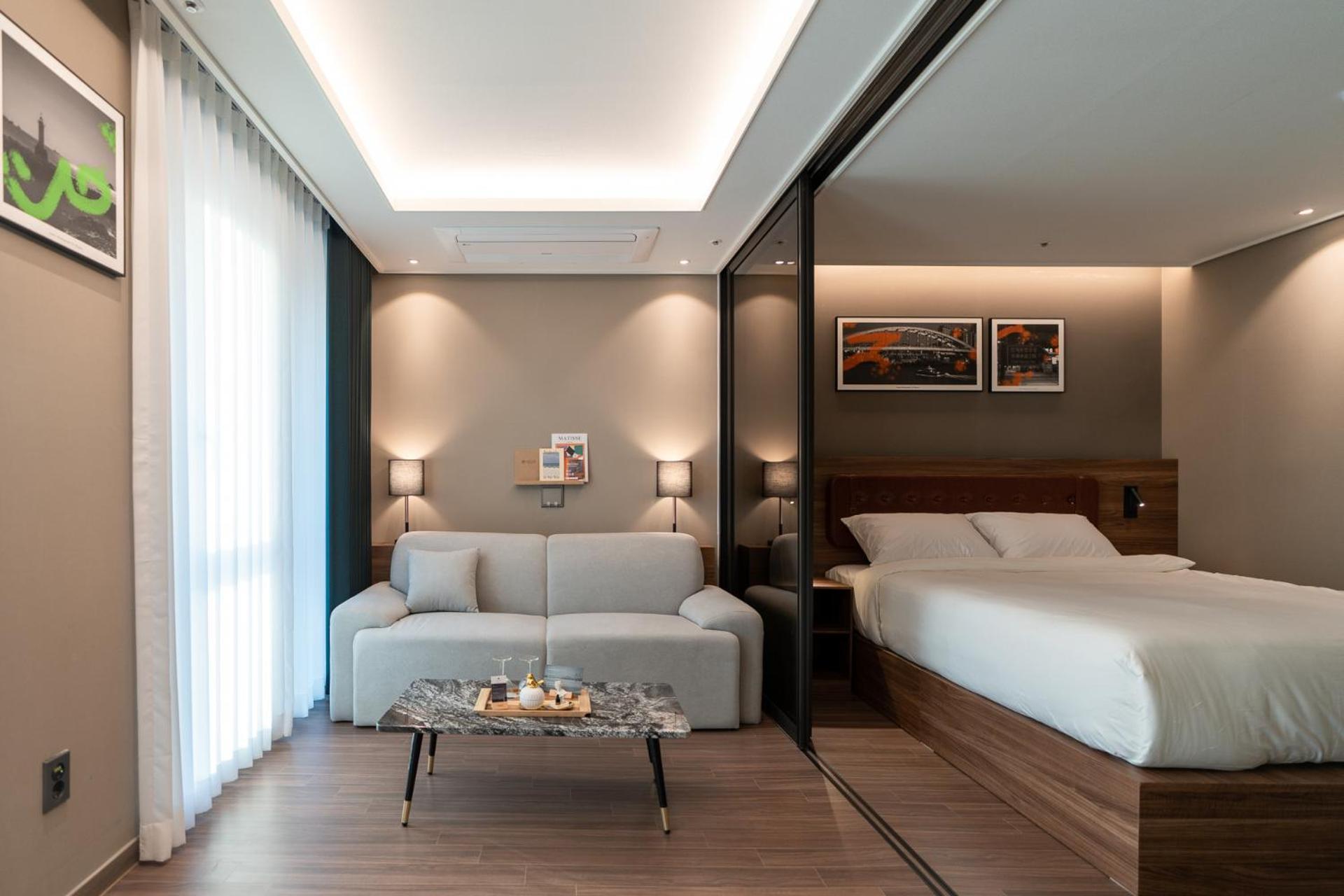 D Ov Haeundae Hotel Пусан Экстерьер фото