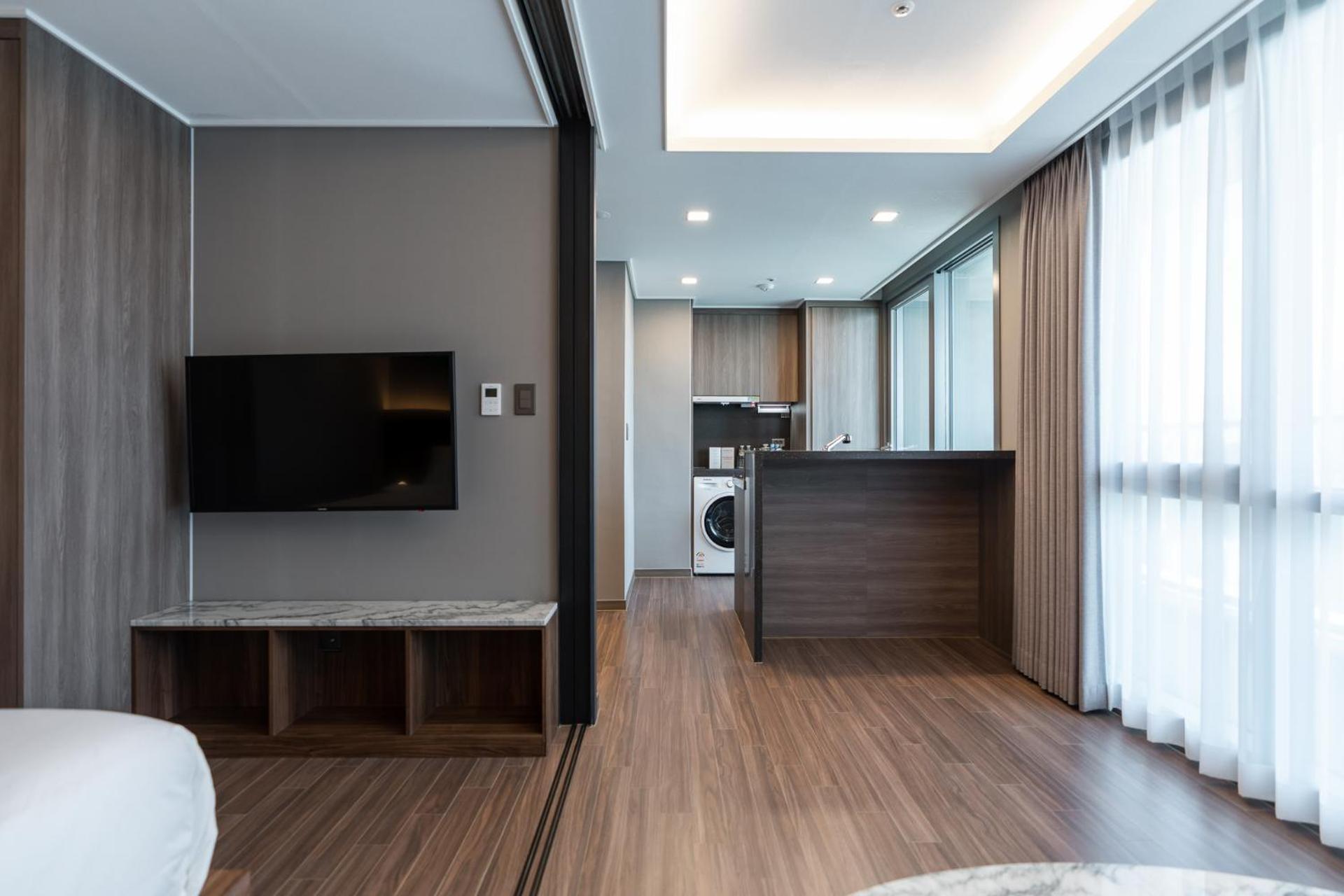 D Ov Haeundae Hotel Пусан Экстерьер фото